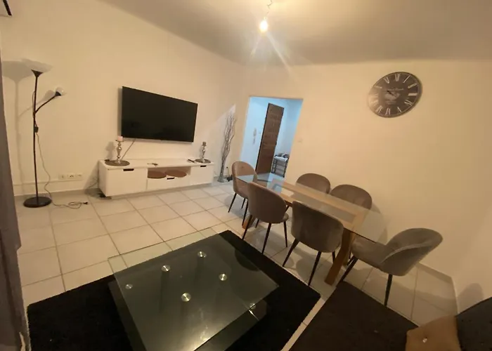 Grand Appartement Lumineux 75M2